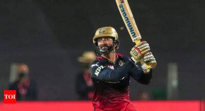 I would select Dinesh Karthik in T20 World Cup squad if given chance to be selector, says Harbhajan Singh