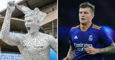 Real Madrid star Toni Kroos trolls Man City's Sergio Aguero statue