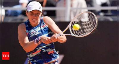 Swiatek demolishes Sabalenka to make Rome final