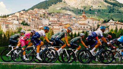 Las mejores imágenes de la novena etapa del Giro