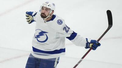 Nick Paul scores 2, Lightning hold off Maple Leafs in Game 7