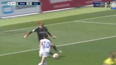 Frenkie De-Jong - El penalti que da la Champions al Madrid y se la quita al Atleti: extremadamente polémico - en.as.com