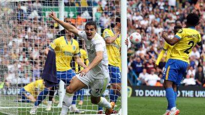 Danny Welbeck - Marcelo Bielsa - Jesse Marsch - Pascal Struijk - Struijk snatches last-gasp draw for Leeds - channelnewsasia.com