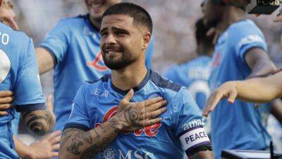 Insigne se despide con lágrimas y goles