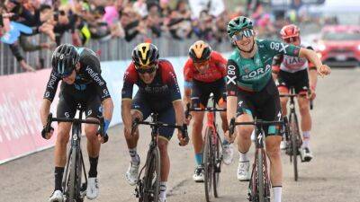 Australian Hindley pips Carapaz to win Giro stage nine
