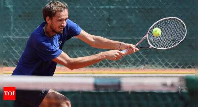 Rafael Nadal - Roland Garros - Medvedev ready to play Wimbledon if ban reversed - timesofindia.indiatimes.com - Britain - Russia - Ukraine -  Moscow - Belarus - county Miami