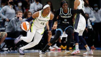 Sabrina Ionescu - Arike Ogunbowale's 18-point 2nd half leads Wings to victory over Liberty - cbc.ca - New York -  New York - county Dallas