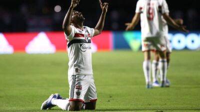 Controversial penalty helps Sao Paulo to win over Cuiaba