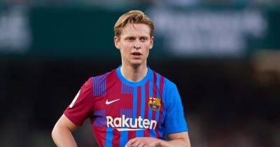 Barcelona chief gives update on Frenkie de Jong future amid Manchester United transfer interest