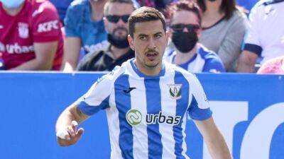 LEGANÉS | Javi Hernández, en el escaparate - en.as.com