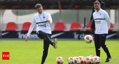 Ansgar Knauff - Lucky trousers, big dreams as Glasner leads Frankfurt to Europa League final - timesofindia.indiatimes.com - Germany - Austria