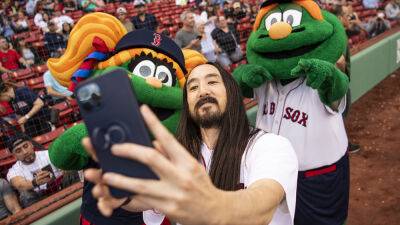 Steve Aoki throws all-time bad first pitch ahead of Red Sox game: 'I'm gonna stick to throwing cakes'