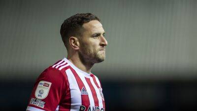 Billy Sharp needed stitches after attack as Nottingham Forest fans ran on pitch