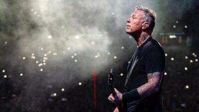 James Hetfield, de Metallica, rompe a llorar en pleno escenario: “No puedo tocar más” - Tikitakas
