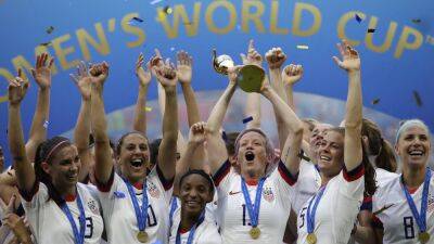 US men's and women's soccer teams to receive equal pay