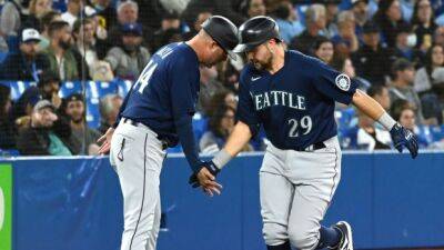France's homer pushes Mariners past Blue Jays