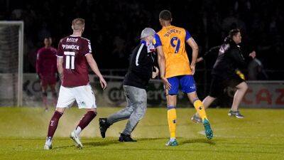 Sheffield United - Billy Sharp - EFL play-offs marred by more disorder as pitch invader barges into Jordan Bowery - bt.com - Jordan -  Mansfield