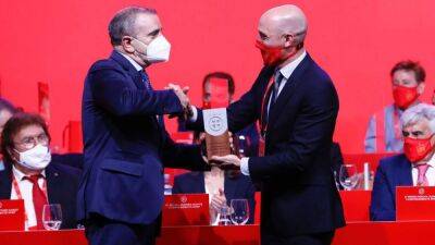 El Confidencial - El CSD insta a Rubiales a dar explicaciones por las grabaciones - en.as.com