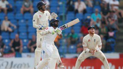 Sri Lanka secure draw in Bangladesh after Dickwella fifty