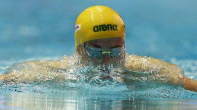 Stubblety-Cook sets 200m breaststroke world record at Australian championships