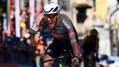 Richard Carapaz - Robbie Macewen - Stefano Oldani wins Stage 12 at Giro d'Italia as Wilco Kelderman, Lucas Hamilton claw back time in GC race - eurosport.com - Belgium - Netherlands - Spain - Portugal - Italy - Colombia - Australia - Uae - Bahrain - Ecuador -  Parma