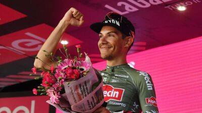 Home favourite Oldani takes maiden career win at Giro
