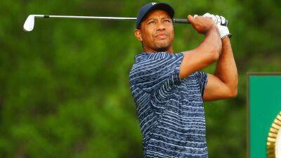 Tiger Woods struggles on final 10 holes, limps in with first-round 74 at PGA Championship