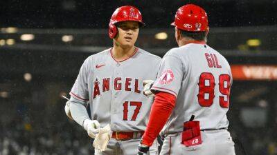 Angels' Ohtani expects to play Monday, day after early exit