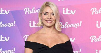 Holly Willoughby's bedroom snap gets followers making the same comment