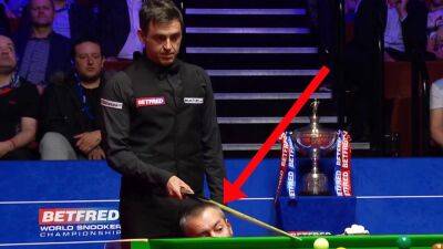 Jimmy White - Judd Trump - Alan Macmanus - Can I (I) - 'Can I check please??' - Ronnie O'Sullivan refuses to move as referee has to duck under his cue at Crucible - eurosport.com -  Sheffield