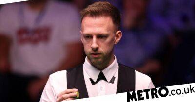 Judd Trump fights back against Ronnie O’Sullivan to keep World Snooker Championship final alive