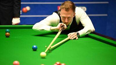 Ronnie Osullivan - Judd Trump - Trump rallies to narrow Rocket's lead in Crucible showdown - rte.ie - county Taylor