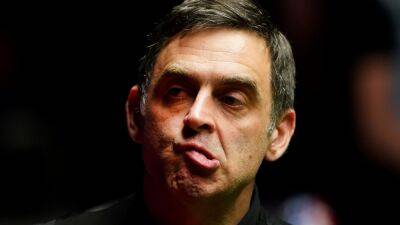 Ronnie O’Sullivan lead cut to 14-11 as Judd Trump storms back at Crucible