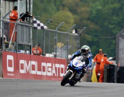 Oulton BSB: Double Supersport win for Kennedy