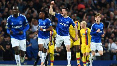 Everton safe after dramatic comeback against Crystal Palace