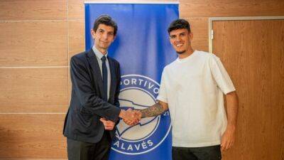 ALAVÉS | Javi López renueva hasta 2025 - en.as.com - county Santa Cruz