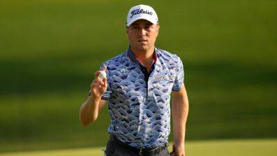 Justin Thomas overcomes testing conditions to set clubhouse target at US PGA