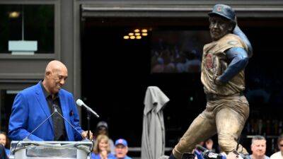 Chicago Cubs unveil statue of Hall of Fame pitcher Fergie Jenkins outside Wrigley Field - espn.com -  Chicago - county Ross -  Santo - county Williams - county Smith - county Davis - county Lee - county Banks