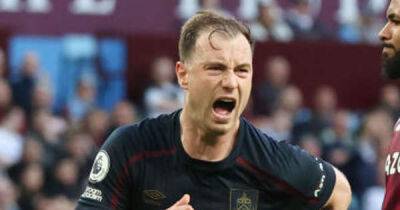 Sean Dyche - Harry Kane - Lucas Digne - Ashley Barnes - Barnes: Refs want Burnley relegated as we play 'ugly' - msn.com