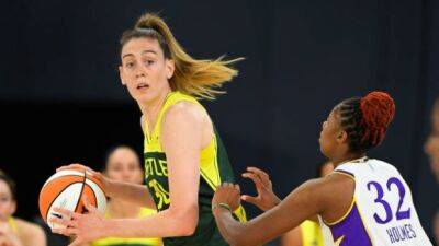Stewart scores 28 as Storm outlast Sparks