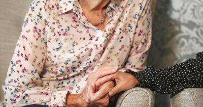 Dementia: Signs to watch for, what to do if you spot them and how diet can help - manchestereveningnews.co.uk - Britain - Manchester