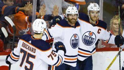Connor Macdavid - Oilers' Keith turns back the clock to help Edmonton even Battle of Alberta - tsn.ca - Usa -  Chicago - state Indiana - county Keith