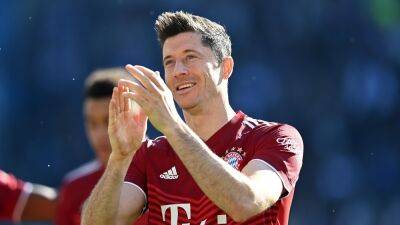 Barcelona begin to plot swoop for Bayern Munich striker Robert Lewandowki after contract talks stall - Paper Round