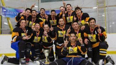 Inuvik Huskies back on the ice for all-Indigenous Fred Sasakamoose hockey tournament - cbc.ca