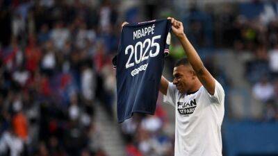 "Very Happy" Kylian Mbappe Snubs Real Madrid To Stay At Paris Saint-Germain
