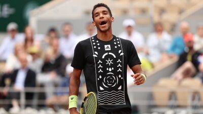 'He has all the pieces of puzzle' - Tim Henman impressed by Felix Auger-Aliassime comeback win at French Open - eurosport.com - France - Peru