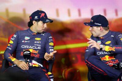 Max Verstappen - Christian Horner - Sergio Perez - Spanish GP: Christian Horner reacts as Sergio Perez has to give up P1 to Max Verstappen - givemesport.com - Spain -  Milton