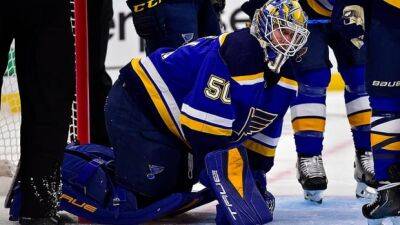 Blues' Binnington knocked out of Avalanche series with lower-body injury