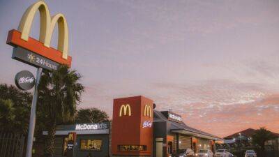 Una exempleada del McDonald's desvela por qué el McAuto es más rápido que el interior del restaurante