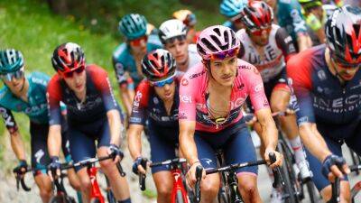 Richard Carapaz - Opinion: Reports of Ineos Grenadiers' weaknesses at 2022 Giro d'Italia have been greatly exaggerated - eurosport.com